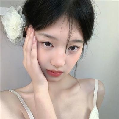 彩色中的黑白封面